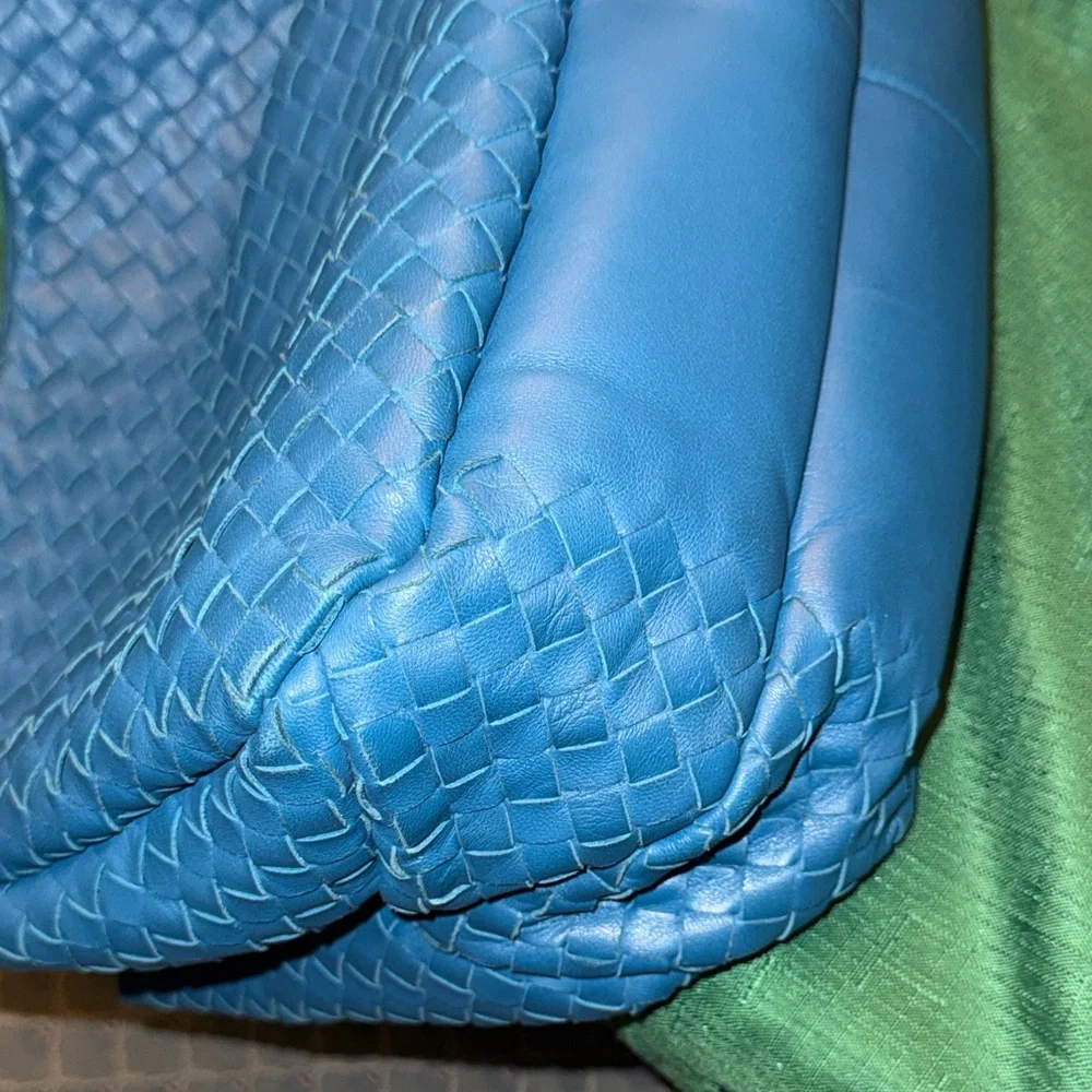 Bottega Veneta Intrecciato Blue Campana Woven Leather Hobo Bag Tote Purse